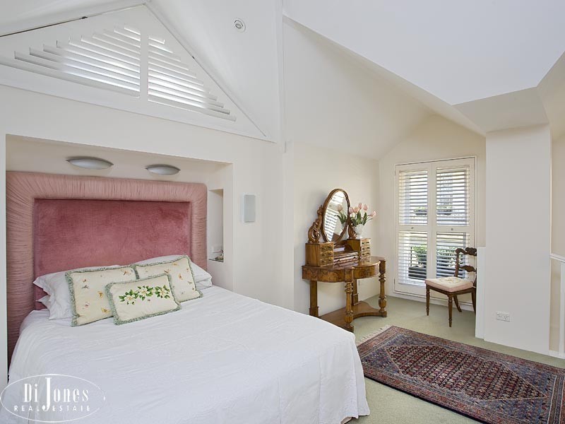 1 Holdsworth Street, Woollahra NSW 2025