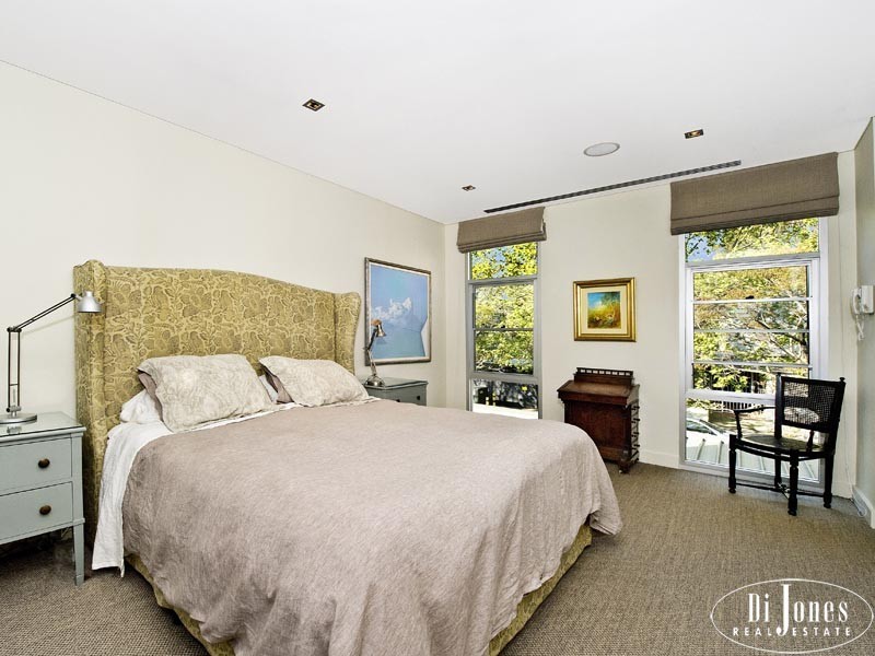 12A Holdsworth Street, Woollahra NSW 2025