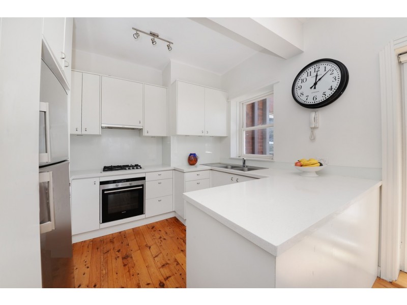 2/70 Fletcher Street, Tamarama NSW 2026