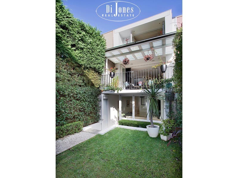 56 Wallis Street (between Moncur St and Ocean St), Woollahra NSW 2025