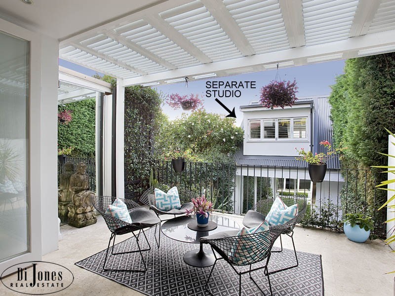 56 Wallis Street (between Moncur St and Ocean St), Woollahra NSW 2025
