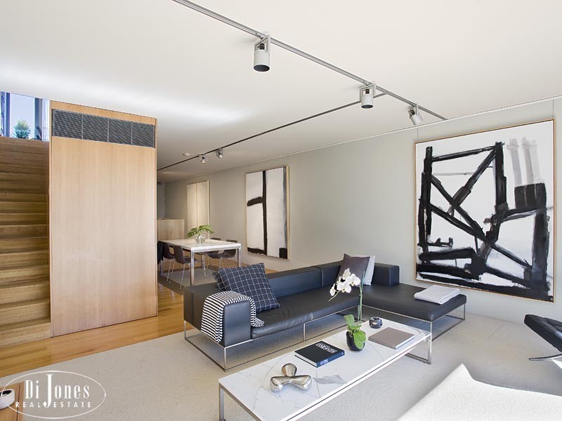 Skyhome 8, 2 Kings Lane (between Riley and Crown Sts), Darlinghurst NSW 2010