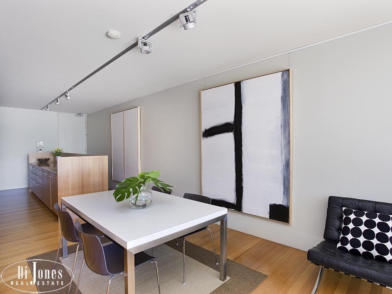 Skyhome 8, 2 Kings Lane (between Riley and Crown Sts), Darlinghurst NSW 2010