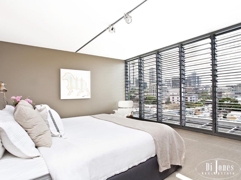 6/2 Kings Lane (between Riley and Crown Sts), Darlinghurst NSW 2010