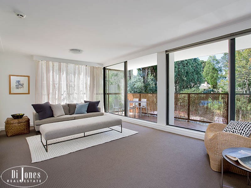 Apartment 7, “Mark Regis”, 63 Darling Point Road, Darling Point NSW 2027