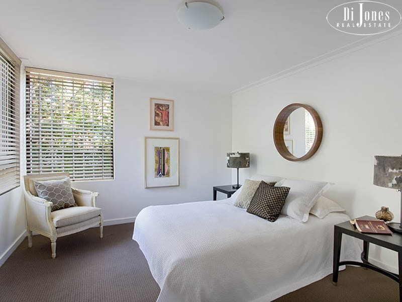 Apartment 7, “Mark Regis”, 63 Darling Point Road, Darling Point NSW 2027