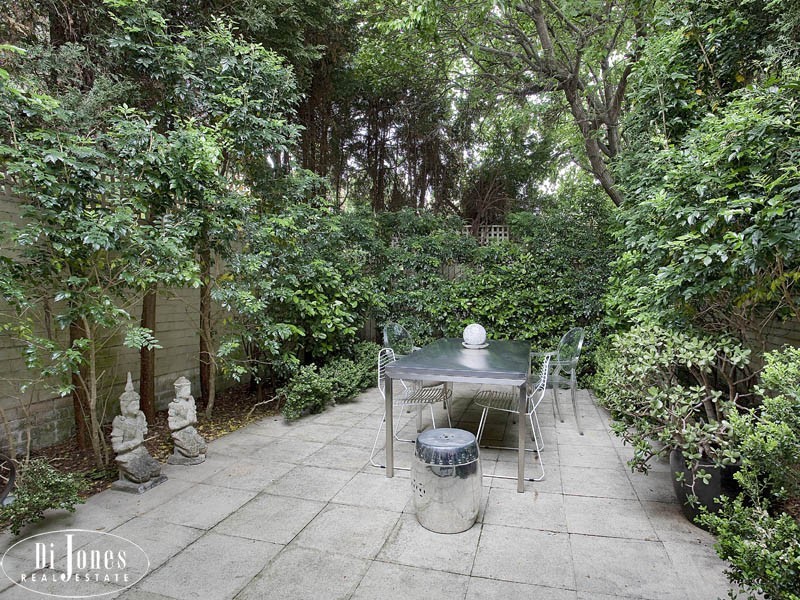 126 Mill Hill Road, Bondi Junction NSW 2022