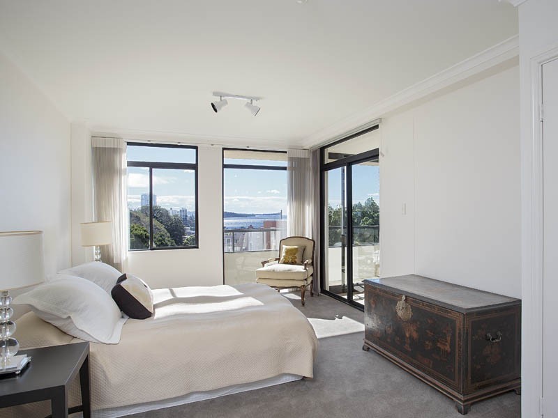 Apartment 704, ‘Oceanpoint’ 170 Ocean Street (enter Arthur St), Edgecliff NSW 2027