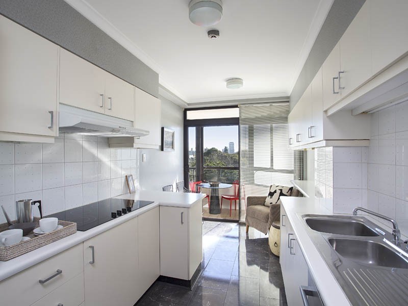 Apartment 704, ‘Oceanpoint’ 170 Ocean Street (enter Arthur St), Edgecliff NSW 2027