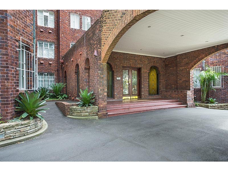 1/8 Birtley Towers, Birtley Place, Elizabeth Bay NSW 2011