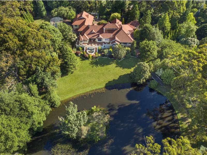 ‘Manderley’ 2 Manor Rise, Bowral NSW 2576