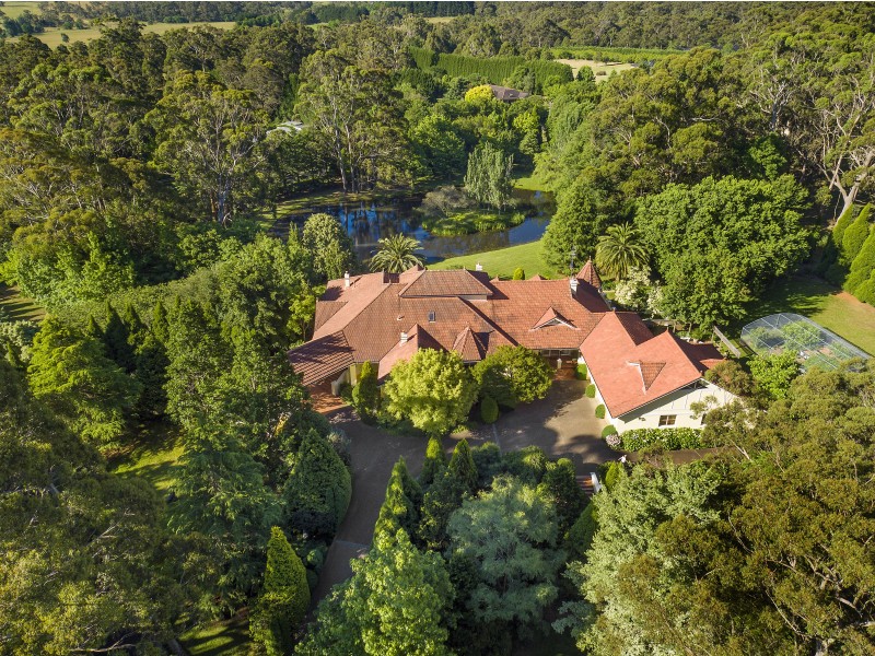 ‘Manderley’ 2 Manor Rise, Bowral NSW 2576