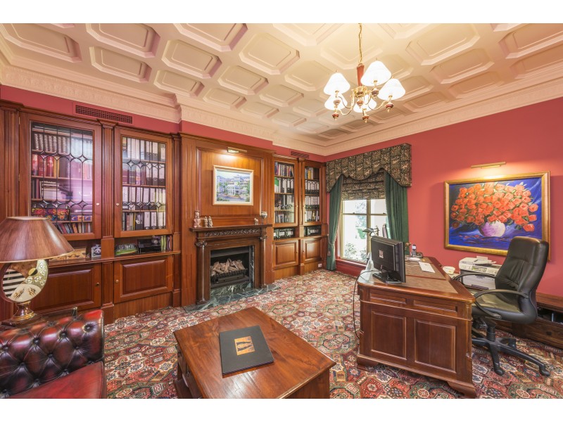 ‘Manderley’ 2 Manor Rise, Bowral NSW 2576