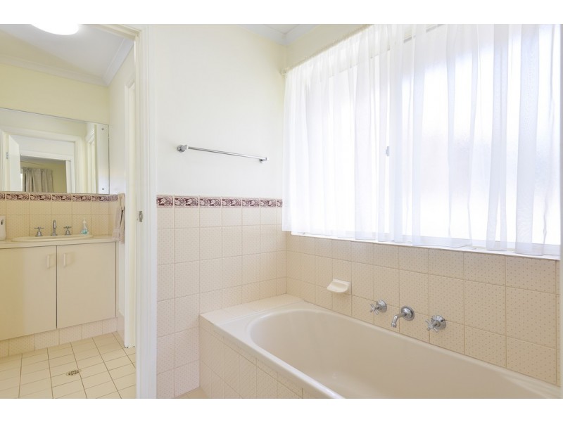 14 Folkestone Terrace, Victor Harbor SA 5211