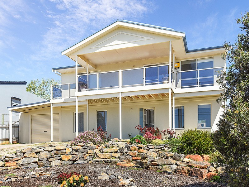 5 Tudor Avenue, Victor Harbor SA 5211