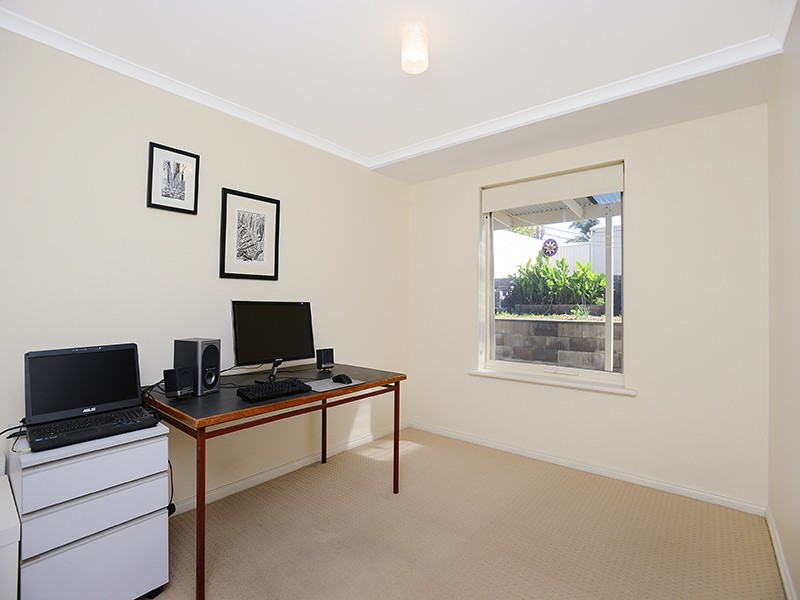 5 Tudor Avenue, Victor Harbor SA 5211