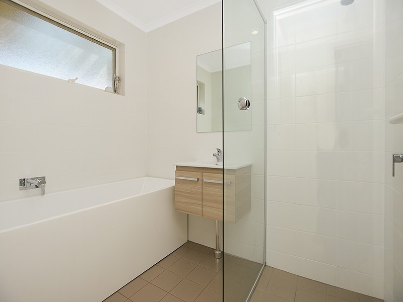 5 Tudor Avenue, Victor Harbor SA 5211