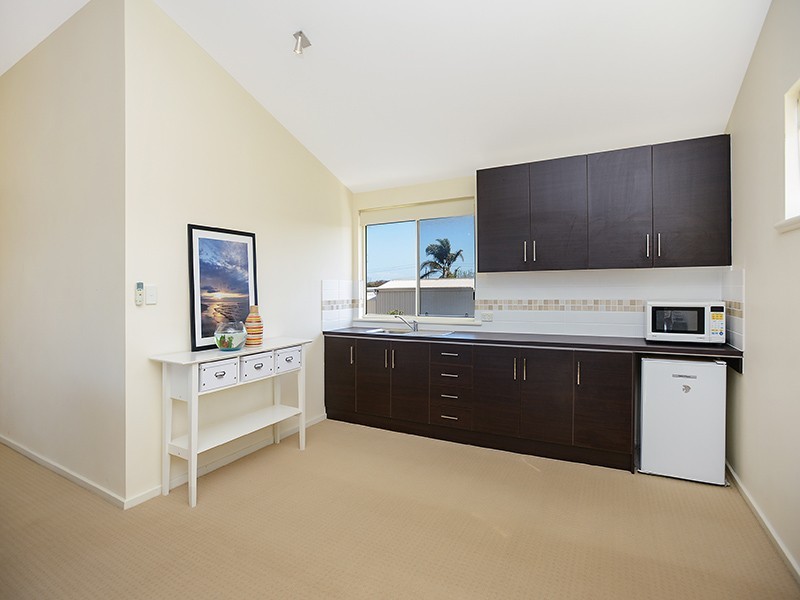 5 Tudor Avenue, Victor Harbor SA 5211