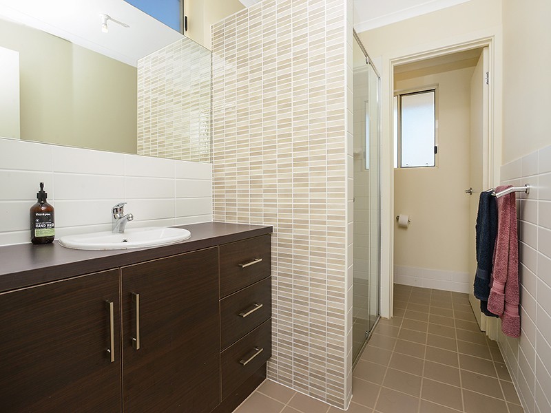 5 Tudor Avenue, Victor Harbor SA 5211