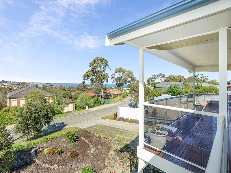 5 Tudor Avenue, Victor Harbor SA 5211