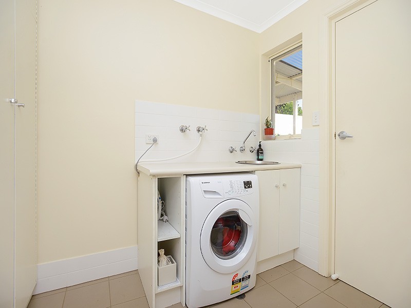 5 Tudor Avenue, Victor Harbor SA 5211