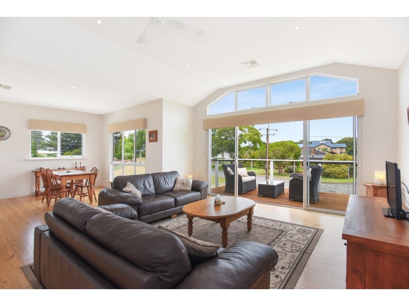 18 Whalers Road, Encounter Bay SA 5211