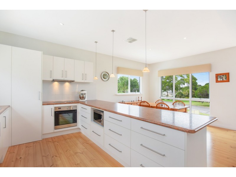 18 Whalers Road, Encounter Bay SA 5211