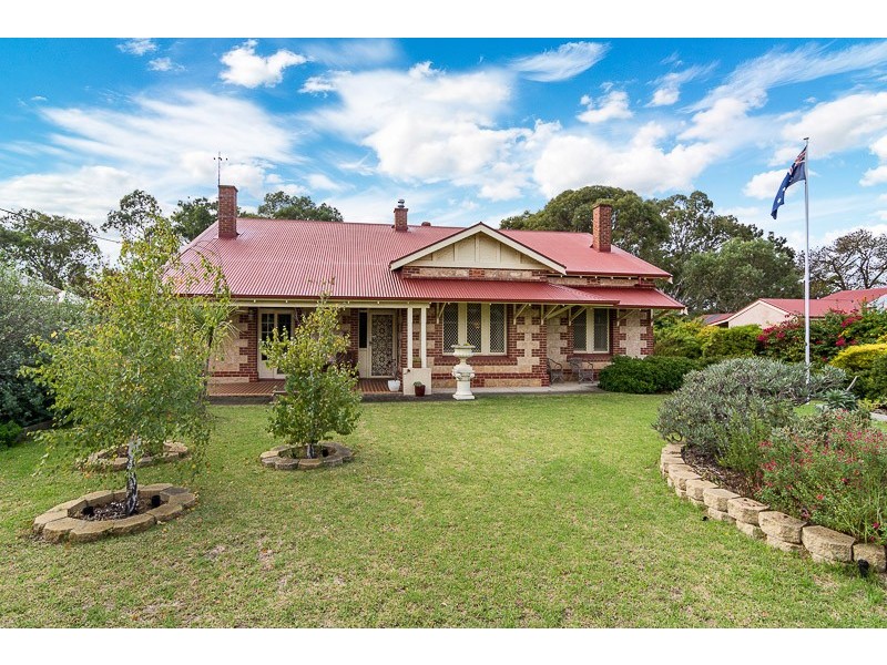 6 WEST TERRACE, Strathalbyn SA 5255