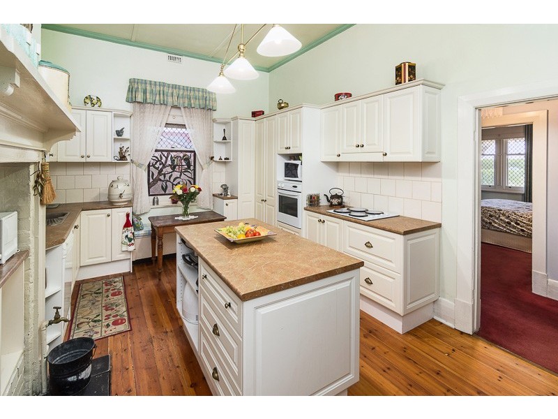 6 WEST TERRACE, Strathalbyn SA 5255