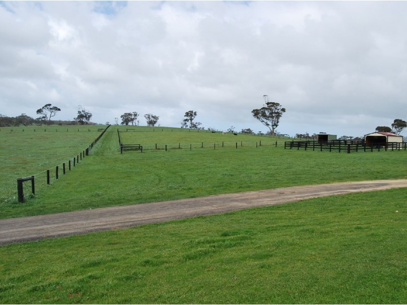 8 Sawpit Gully Road, Inman Valley SA 5211