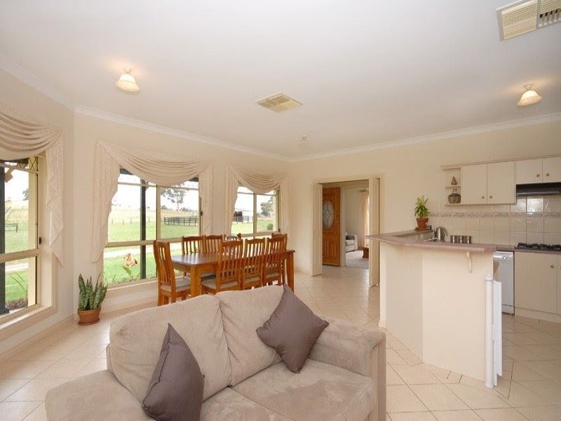 8 Sawpit Gully Road, Inman Valley SA 5211