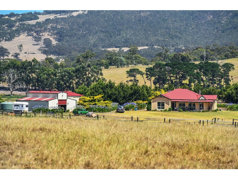 8 Sawpit Gully Road, Inman Valley SA 5211
