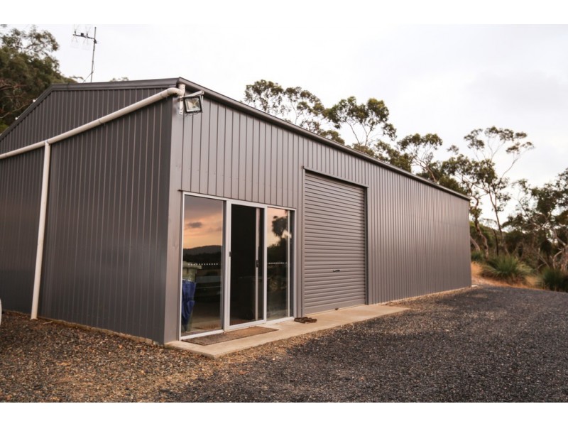 51 McEwin Rd (via Sawpit Rd), Hindmarsh Valley SA 5211