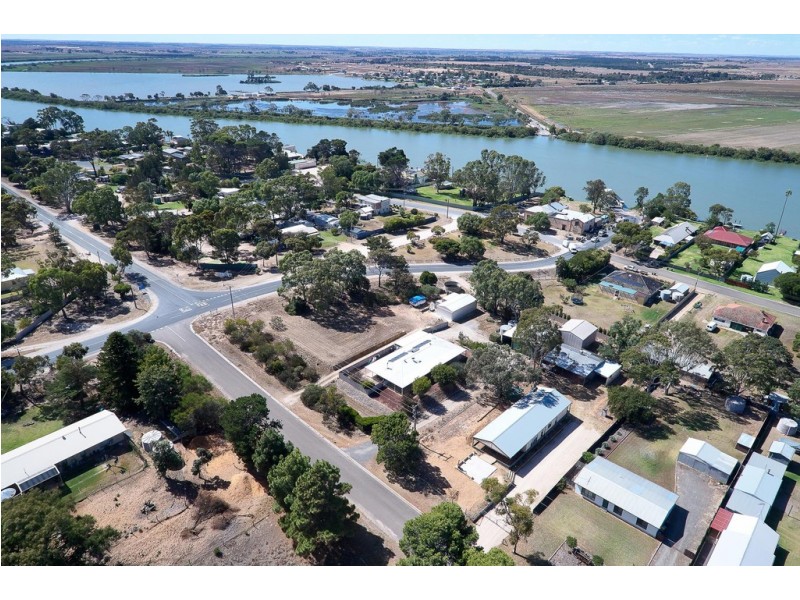 8 Bowmann Street, Wellington SA 5259