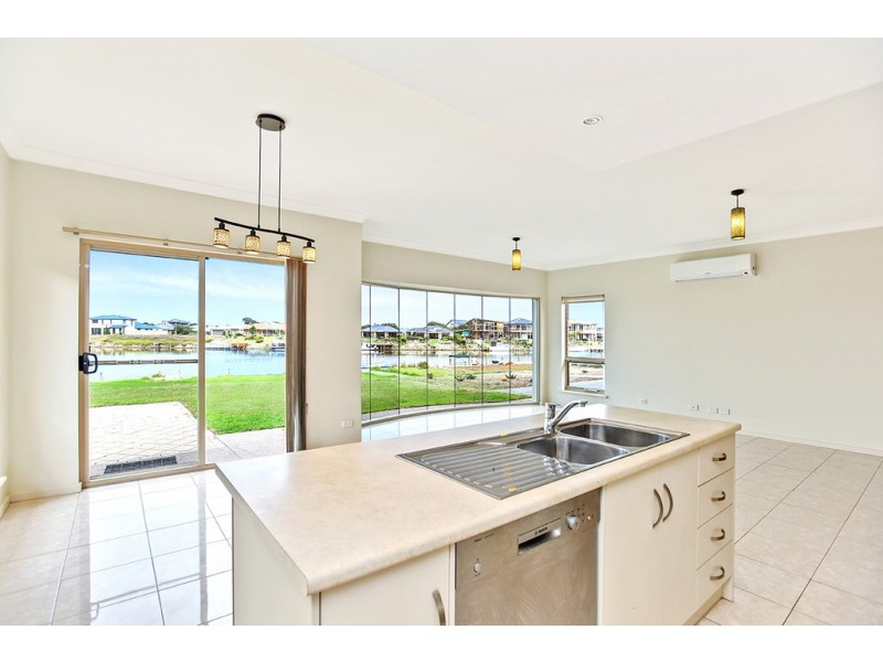 67 Wentworth Parade, Hindmarsh Island SA 5214