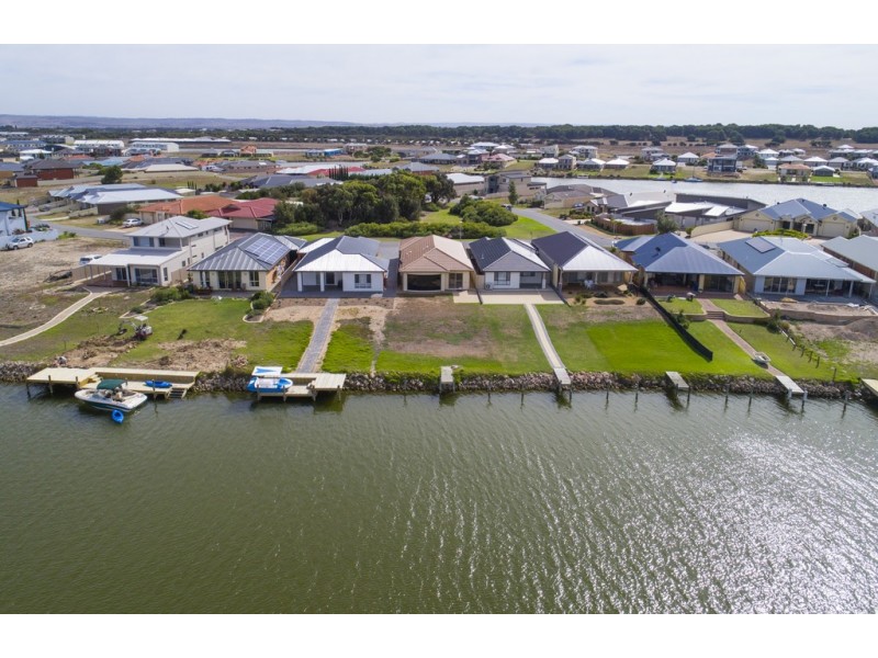 67 Wentworth Parade, Hindmarsh Island SA 5214