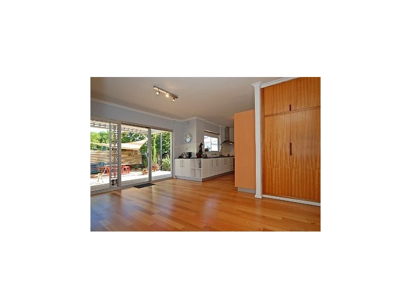 103 Hindmarsh Rd, Victor Harbor SA 5211