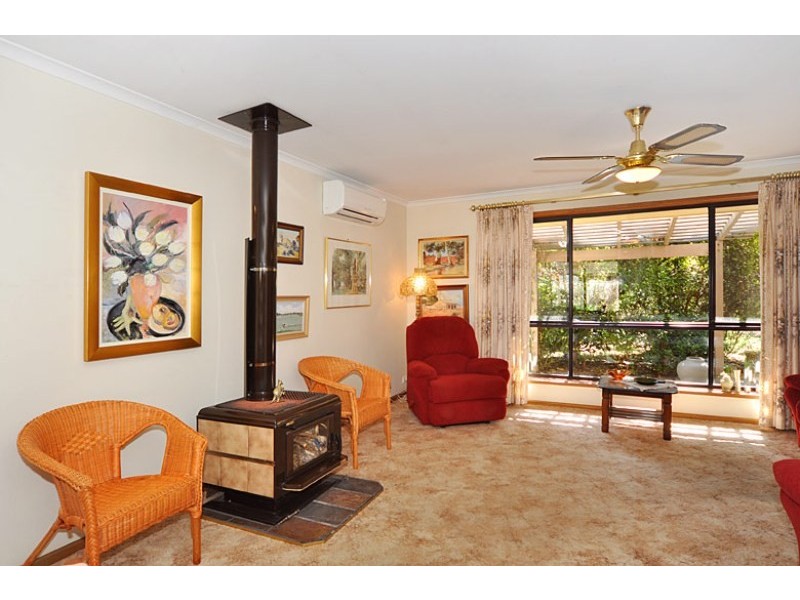 4 Hay Ct, Victor Harbor SA 5211