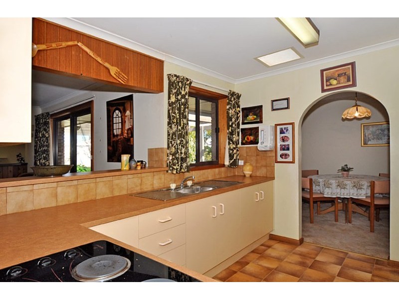 4 Hay Ct, Victor Harbor SA 5211