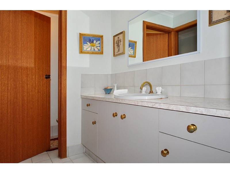 4 Hay Ct, Victor Harbor SA 5211