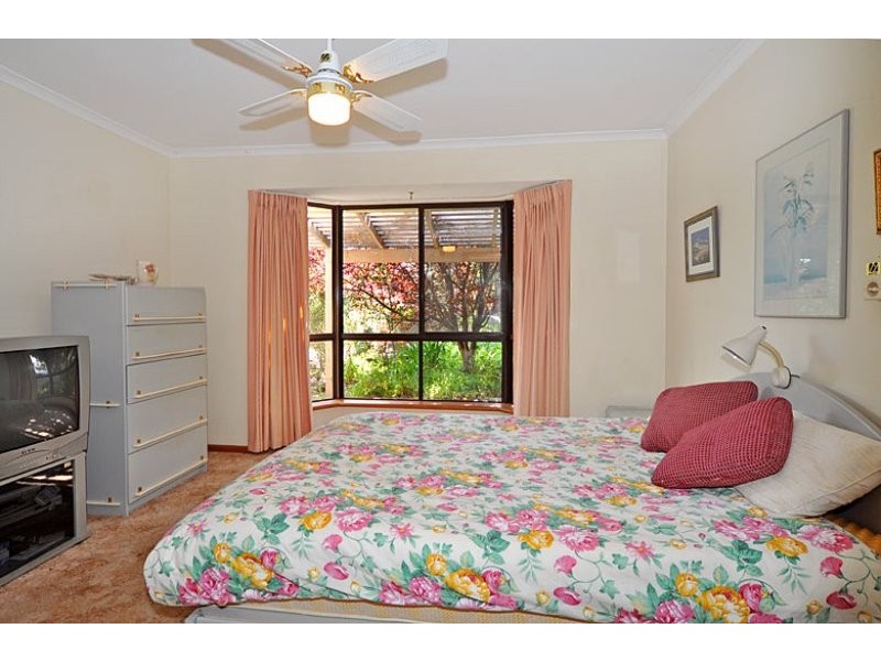 4 Hay Ct, Victor Harbor SA 5211