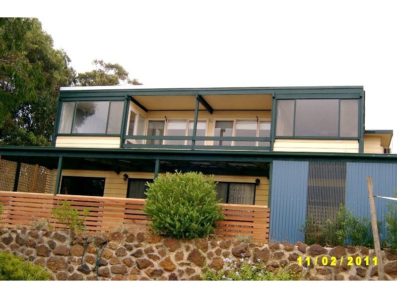 19 Harvey Ave, Victor Harbor SA 5211