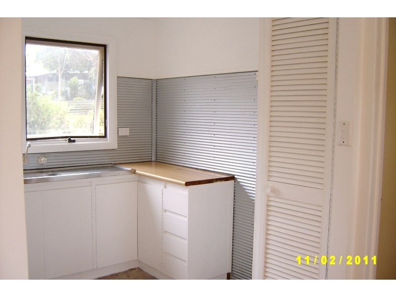 19 Harvey Ave, Victor Harbor SA 5211