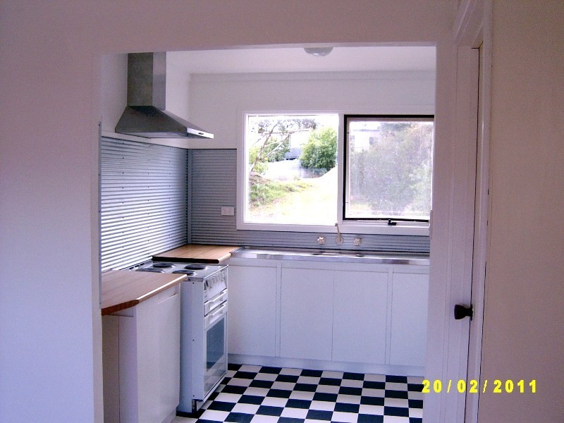 19 Harvey Ave, Victor Harbor SA 5211