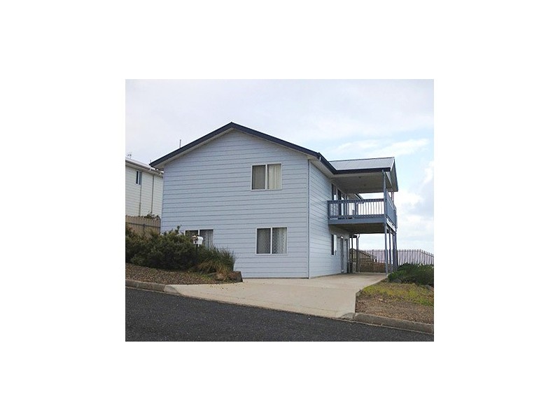 8 Three Gullies Rd, Encounter Bay SA 5211