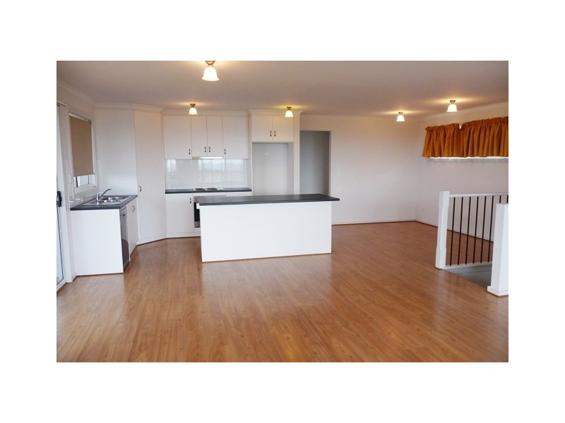 8 Three Gullies Rd, Encounter Bay SA 5211