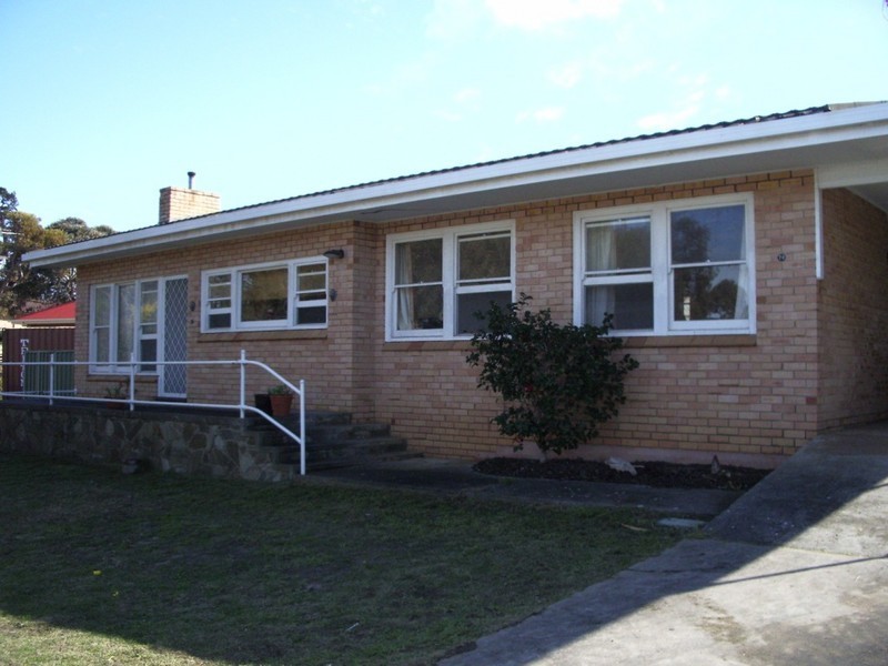 19 Hillview Road, Victor Harbor SA 5211
