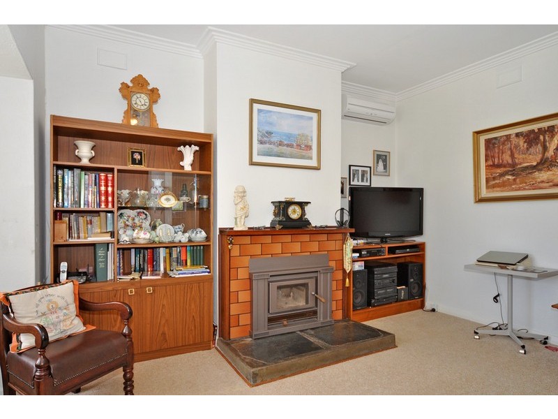 34 Hill St, Victor Harbor SA 5211