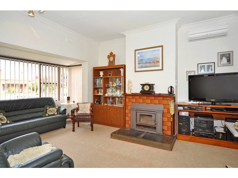 34 Hill St, Victor Harbor SA 5211