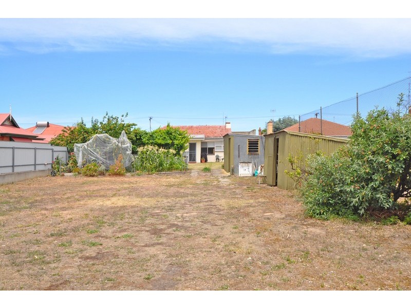 34 Hill St, Victor Harbor SA 5211